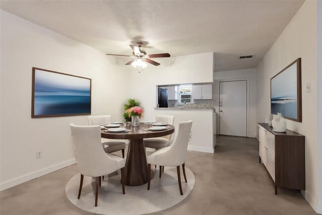 Building Photo - 5612 William Holland Ave