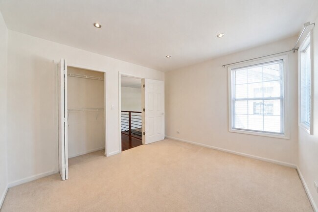 Building Photo - 1347 Winfield Way