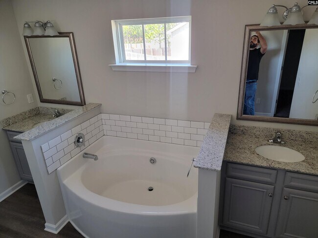 Building Photo - 51 Texas Black Way