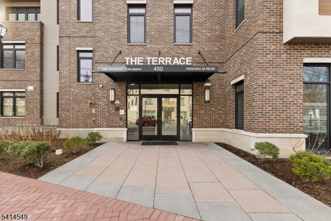 Building Photo - 450 Springfield Ave