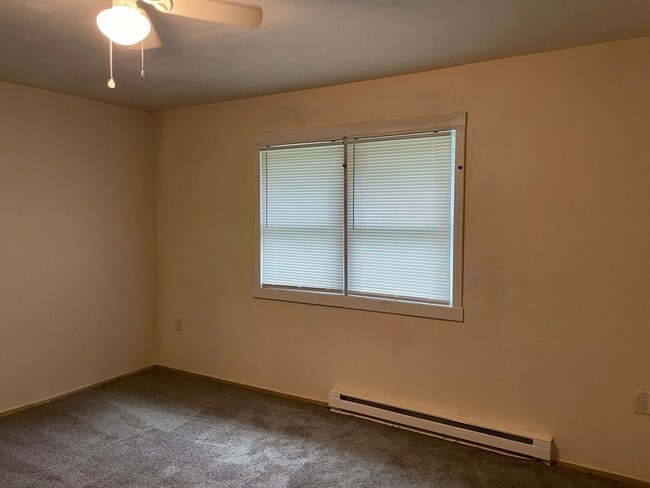 Building Photo - 3 BED, 2 BATH HOME LOCATED IN COUNTRY!