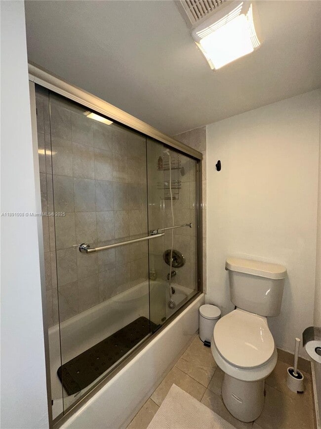 Building Photo - 3675 N Country Club Dr