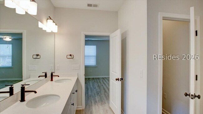 Building Photo - 179 Garden Row Dr N