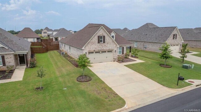 Building Photo - 211 Lee Audis Ln