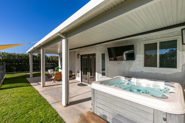 Building Photo - ZONE 8 - 4BD, 2 PRIMARY SUITES, POOL + SPA, OVER AN ACRE, HIGHLY UPGRADED + RENT INCLUDES POOL SE...