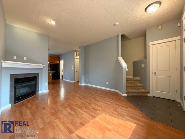 Building Photo - Bright 2-Bed, 2.5-Bath Beaverton Townhouse with Attached Garage & AC