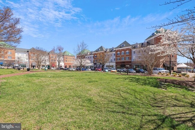 Building Photo - 502 Lawson Way