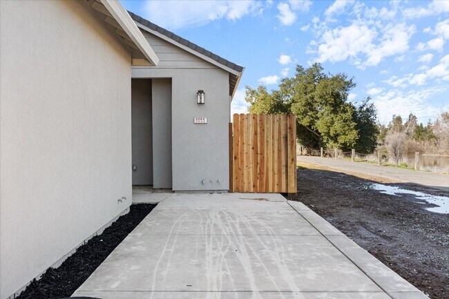 Building Photo - 6651-6655 Sunset Bluffs Street