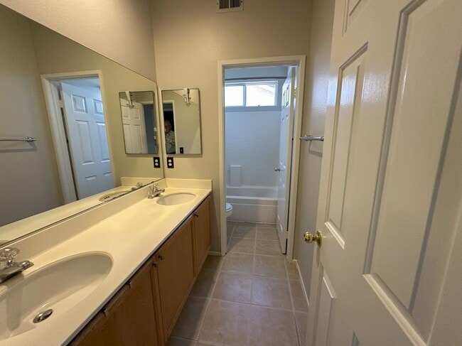 Building Photo - 237 Spurwood Ln