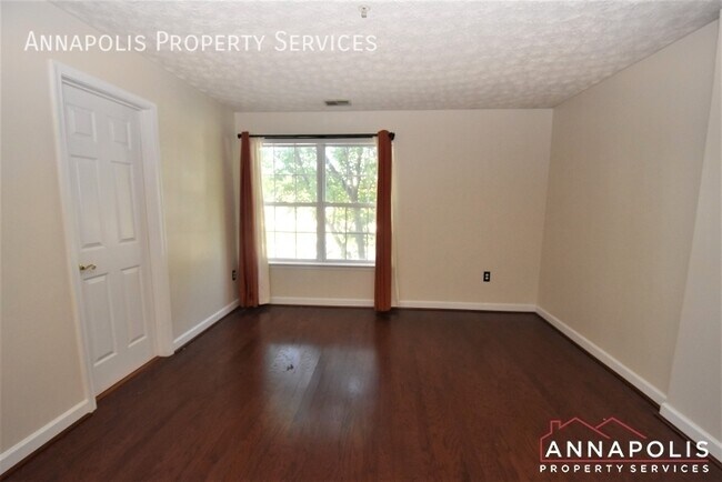 Building Photo - 621 Admiral Dr