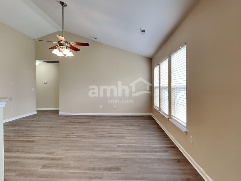 Building Photo - 425 Watershed Dr