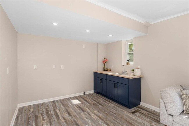 Building Photo - 3646 Rock Springs Dr