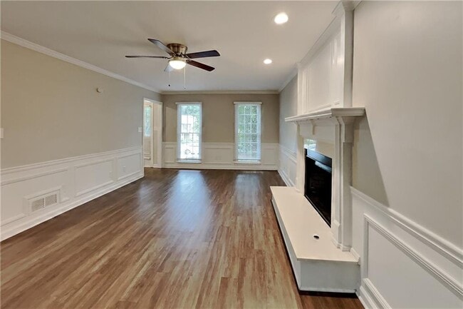 Building Photo - 2052 Sumter Ct