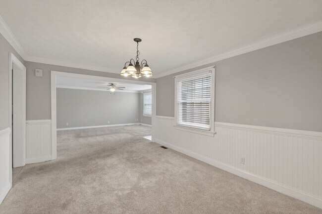 Building Photo - Spacious 5-Bedroom Home in Virginia Beach