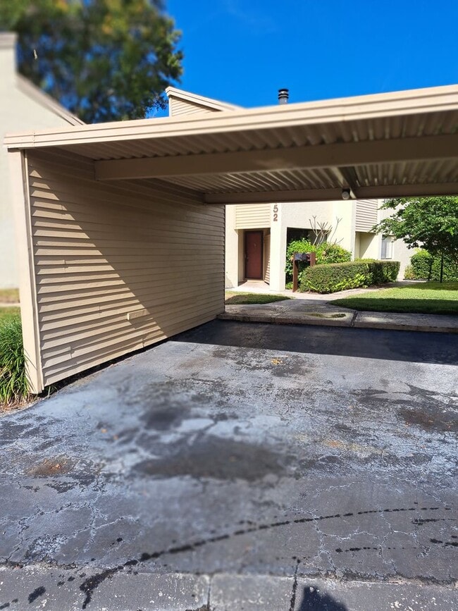 Building Photo - 2 bed / 2 bath condo - ask about move in discount