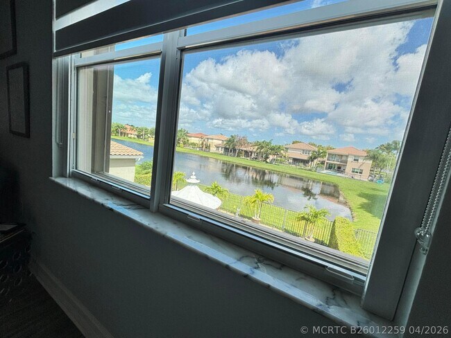 Building Photo - 8219 Calabria Lakes Drive