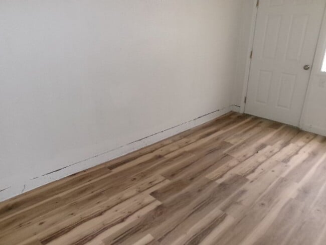 Building Photo - Remodeled 2 bed 1 bath with RV space