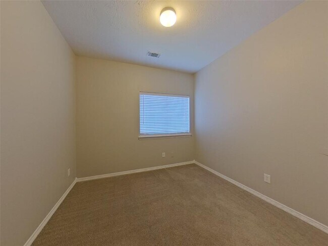 Building Photo - 28818 Hidden Cove Dr