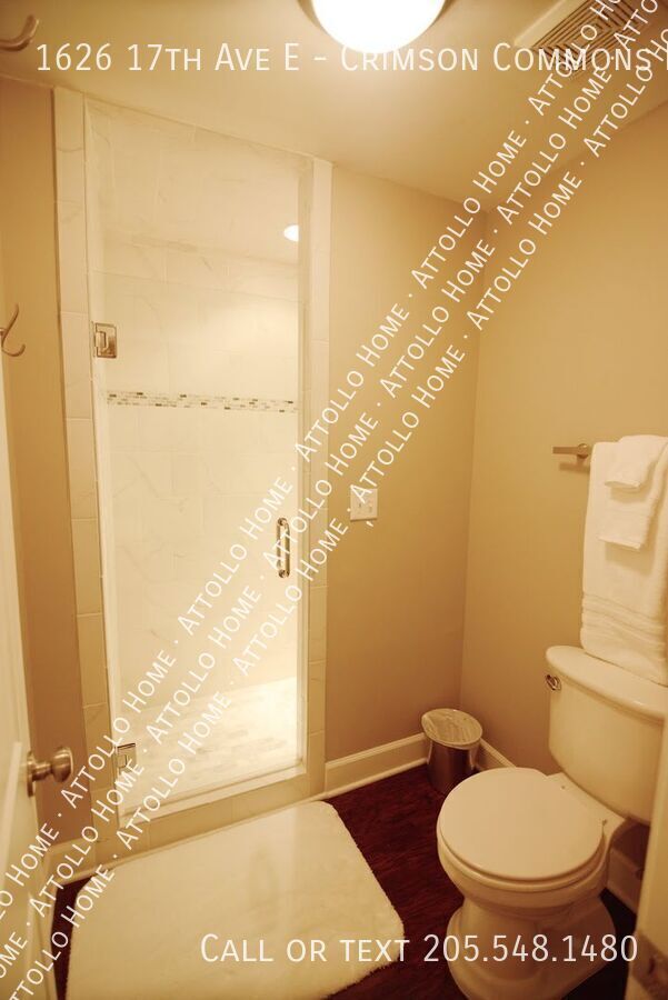 Building Photo - 1626 17th Ave E