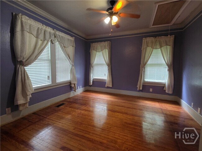 Building Photo - 105 Forrest Ave