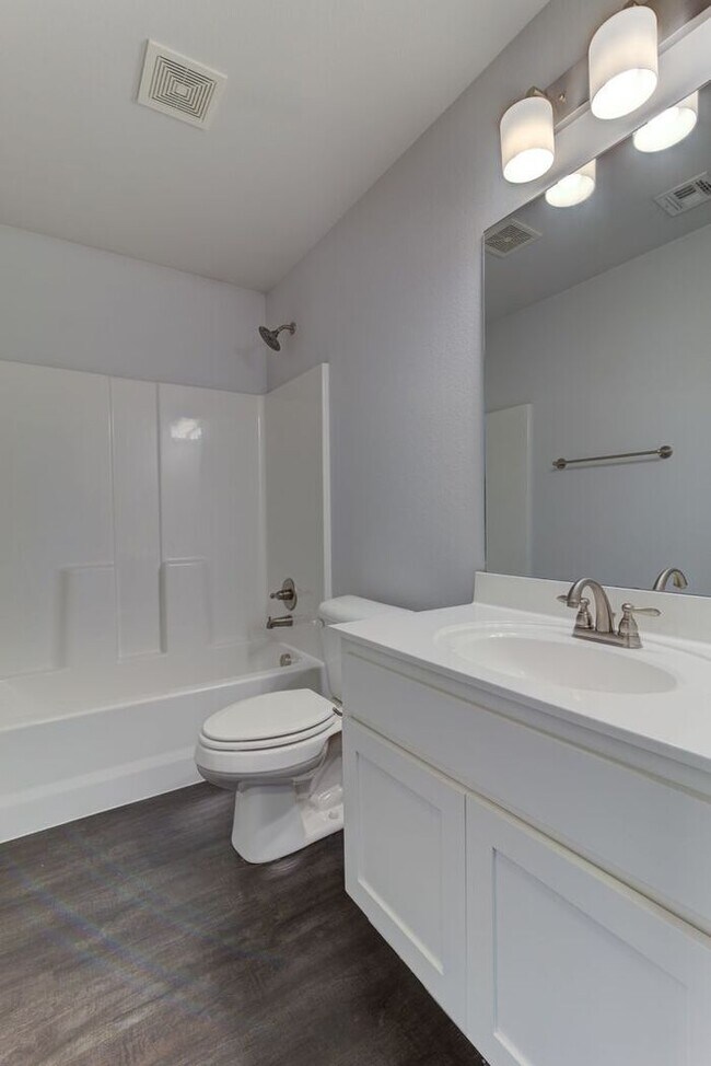 Building Photo - Pool + Park Community! 3/2/2 Plus Office!