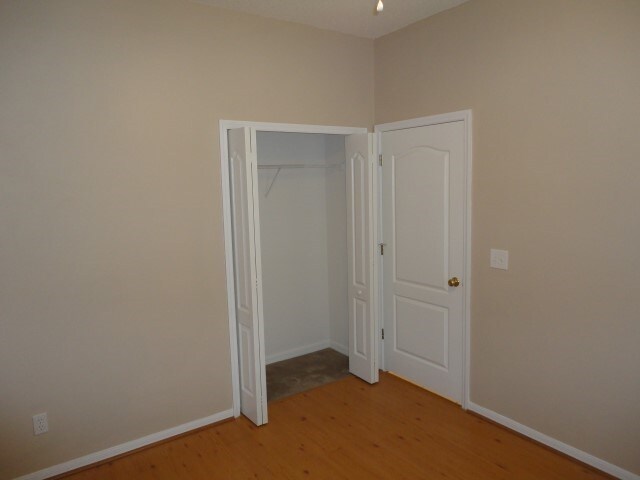 Building Photo - 10527 Beneva Dr