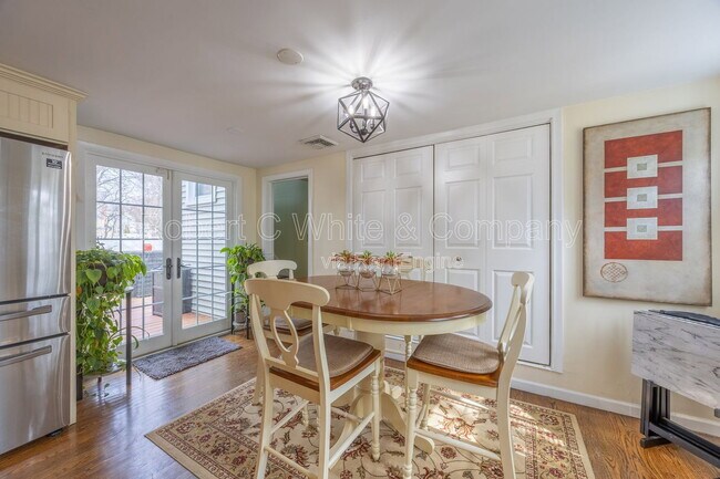 Building Photo - 4 Trotwood Dr