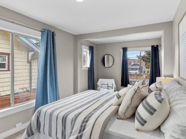 Building Photo - 4111 6th Ave