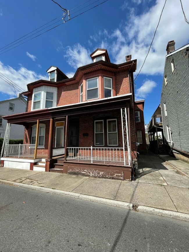 Primary Photo - 459 New St