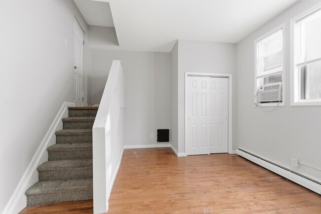 Building Photo - 154 South St