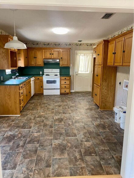 Building Photo - 157 Private Rd 2007