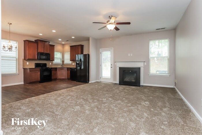 Building Photo - 5872 Seabright Ln