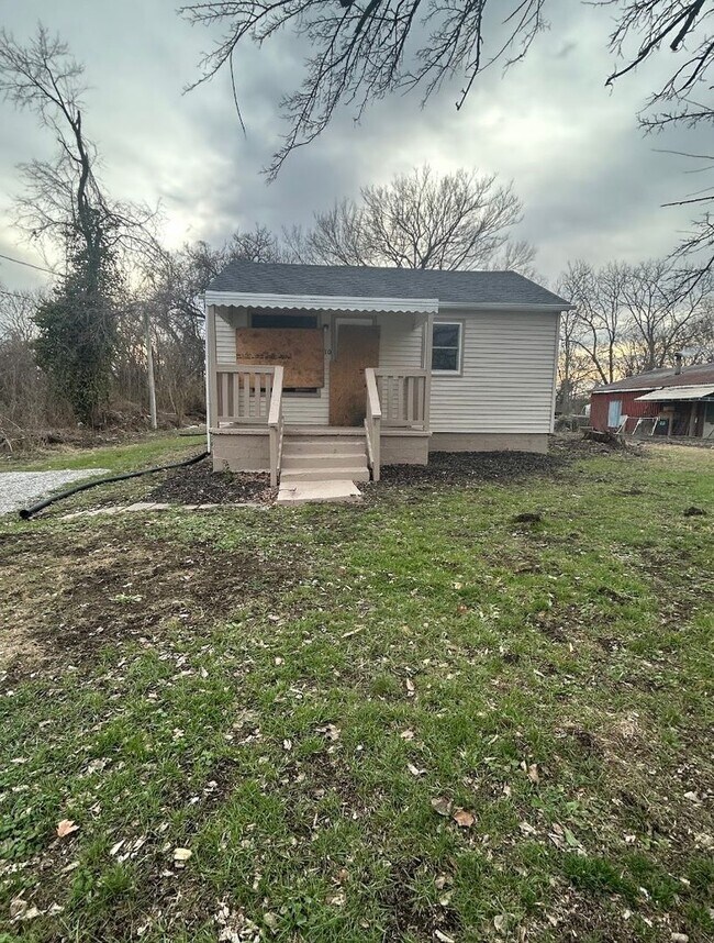 Building Photo - LIMITED TIME**1/2 OFF DEPOSIT**