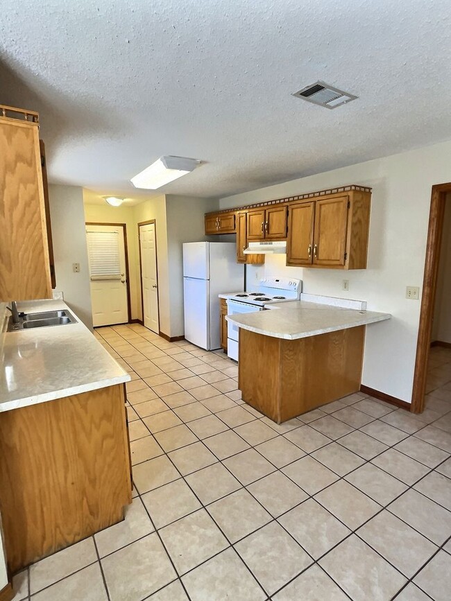 Building Photo - Spacious 4-Bedroom Home in Ocean Springs S...