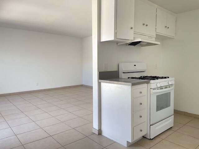 Building Photo - 363 Hurst Ave