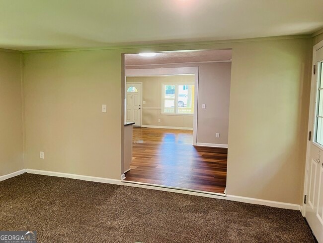Building Photo - 31 Swan Dr