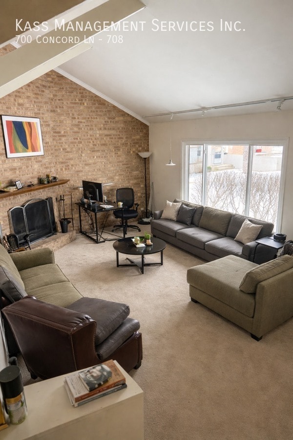 Building Photo - 700 Concord Ln