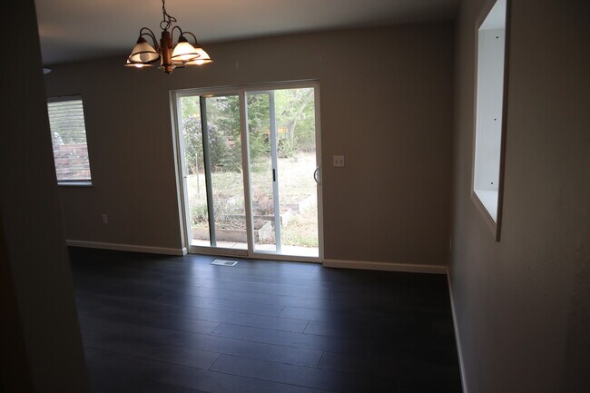 Building Photo - 524 N Impala Dr
