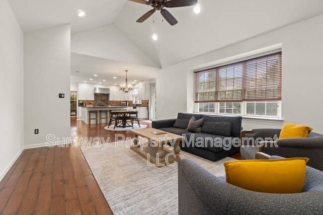 Building Photo - 2 Heather Ln