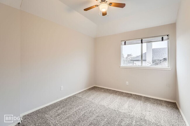 Building Photo - 1105 Shores Blvd