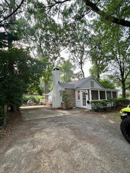 Driveway and Carport - 726 Hartford Ave