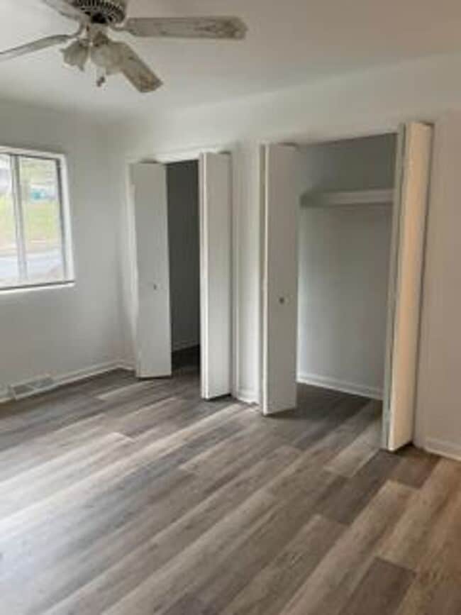 Building Photo - 2625 Stephenson Ave SW
