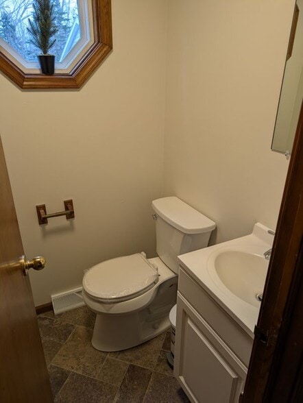 Building Photo - 1331 Borden Rd