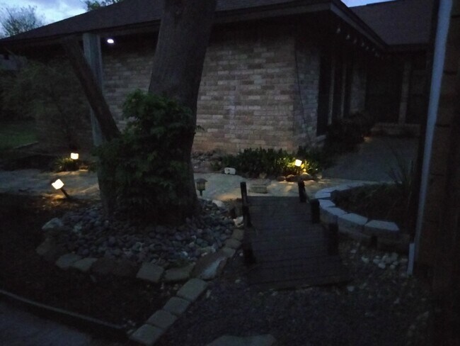 Building Photo - 8 Llano Drive