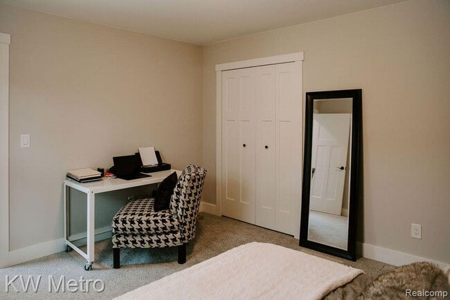 Building Photo - 973 Allen Dr