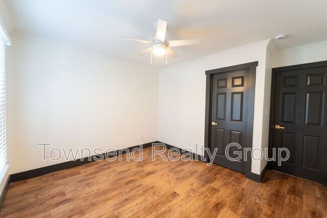 Building Photo - 3150 Driftwood Dr