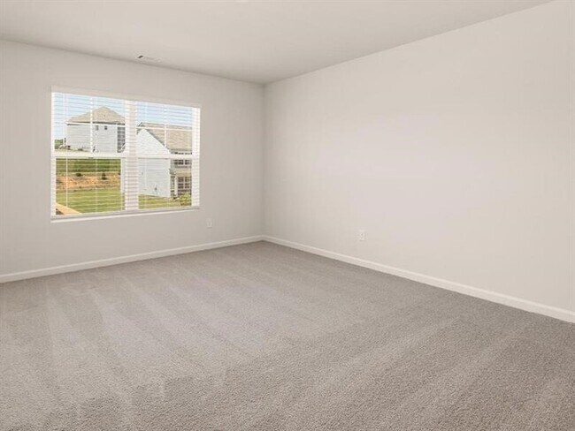 Building Photo - 167 Fernbrook Trl