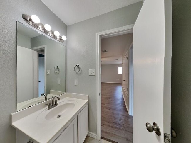 Building Photo - 10408 Woodruff Ct