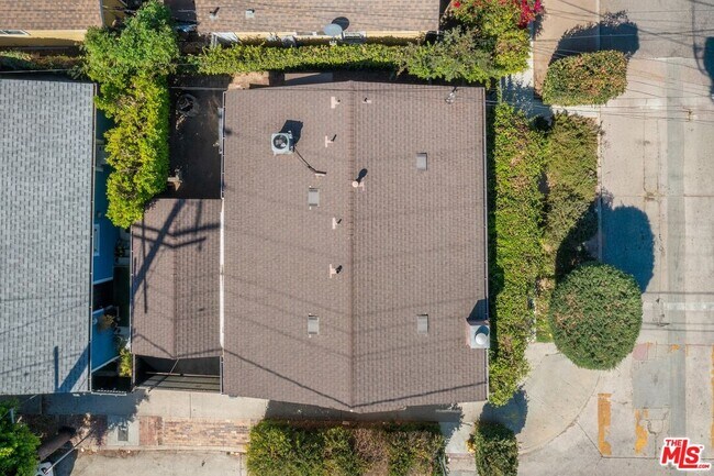 Building Photo - 4253 Fountain Ave