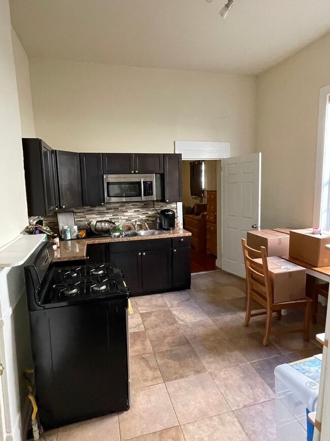 Building Photo - 2BD/1BA Shotgun in Bayou St John